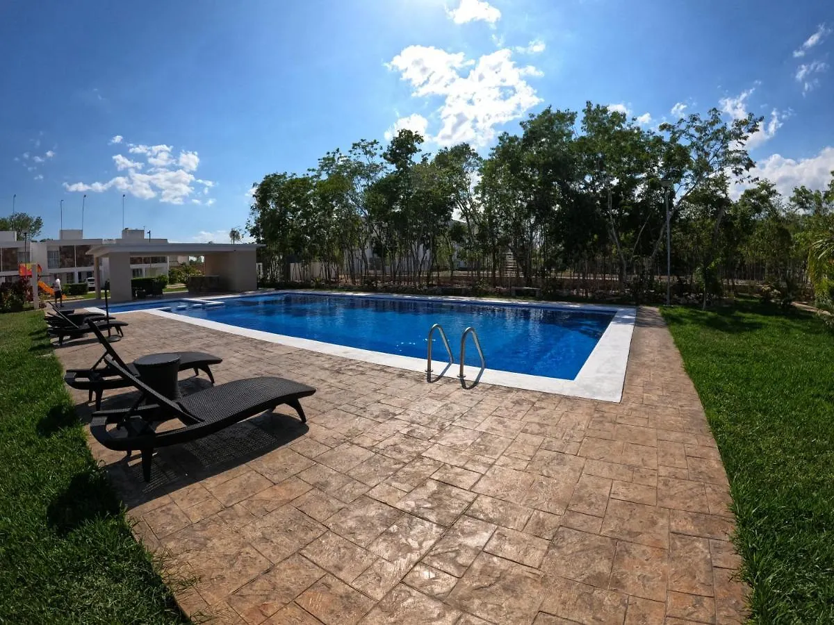 Villa Familiar En Playa Del Carmen Con Alberca 0*,